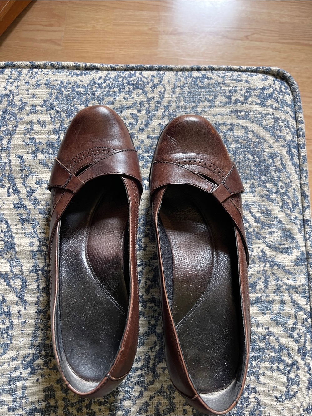 Clark’s Classic Brown Women's Leather Flats size 9